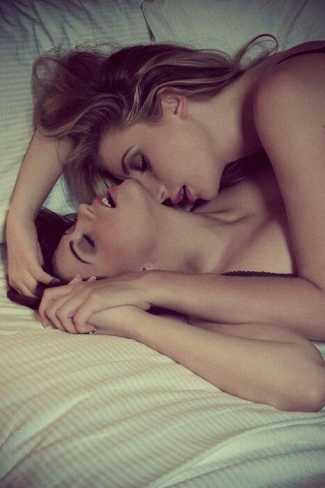 Sexy Lesbians In Bed 35